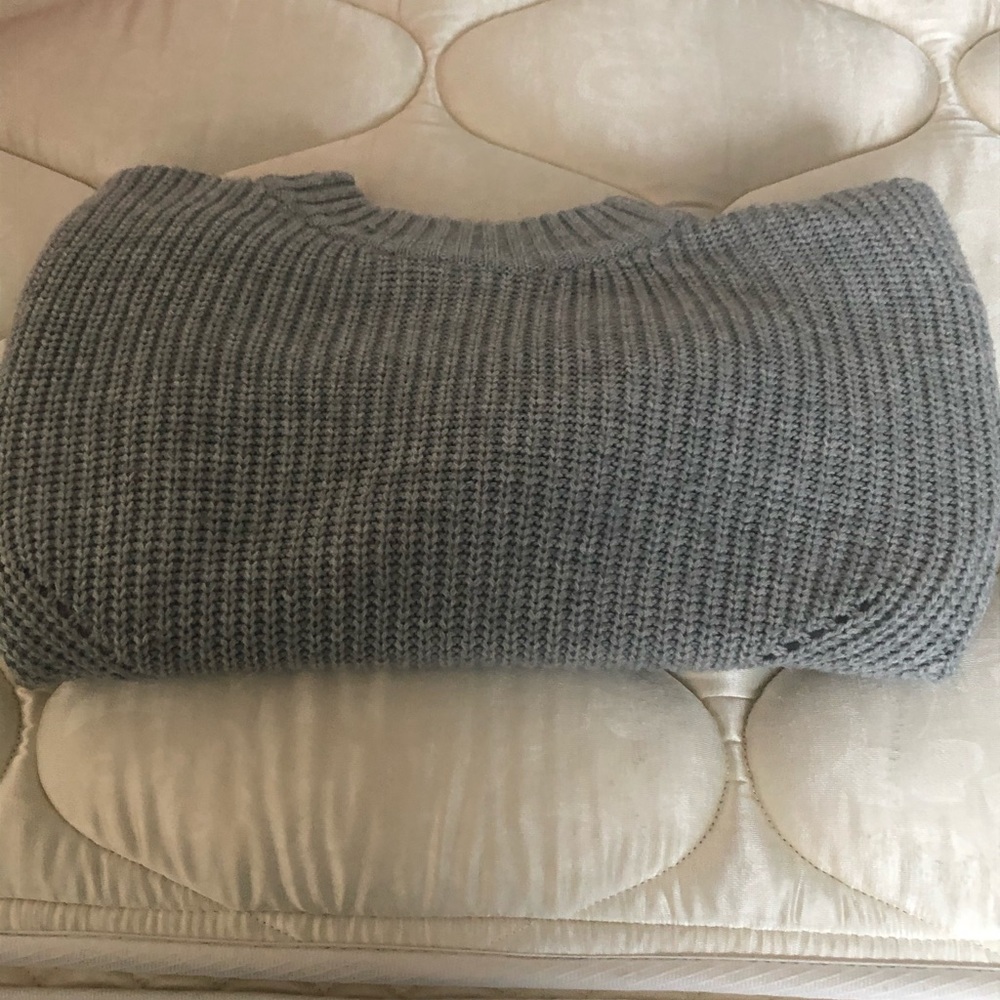 Crop sweater